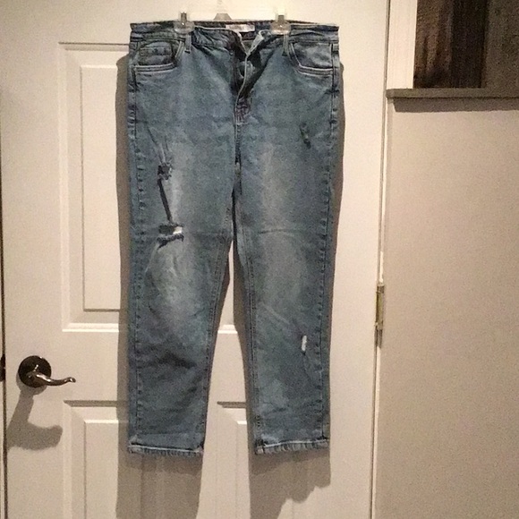 Jeans - Picture 3 of 4